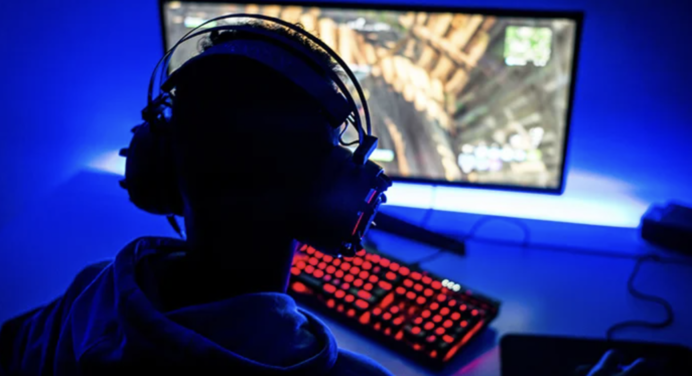 How to earn money by playing games online?
